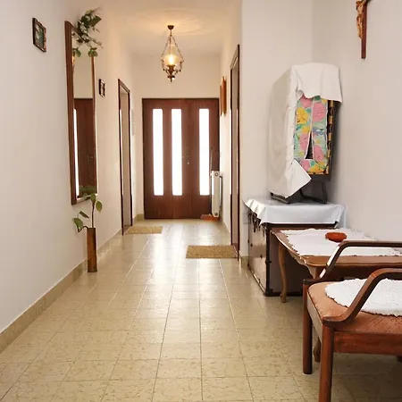 Gornja Vala 4890a Apartment