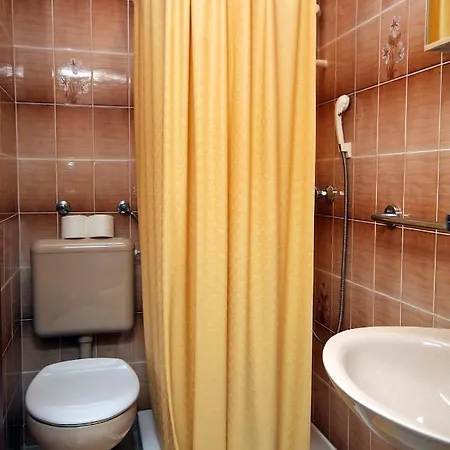 Drvenik Gornja Vala 4890a *