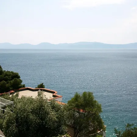 Drvenik Gornja Vala 4890a * Drvenik (Split-Dalmatia)